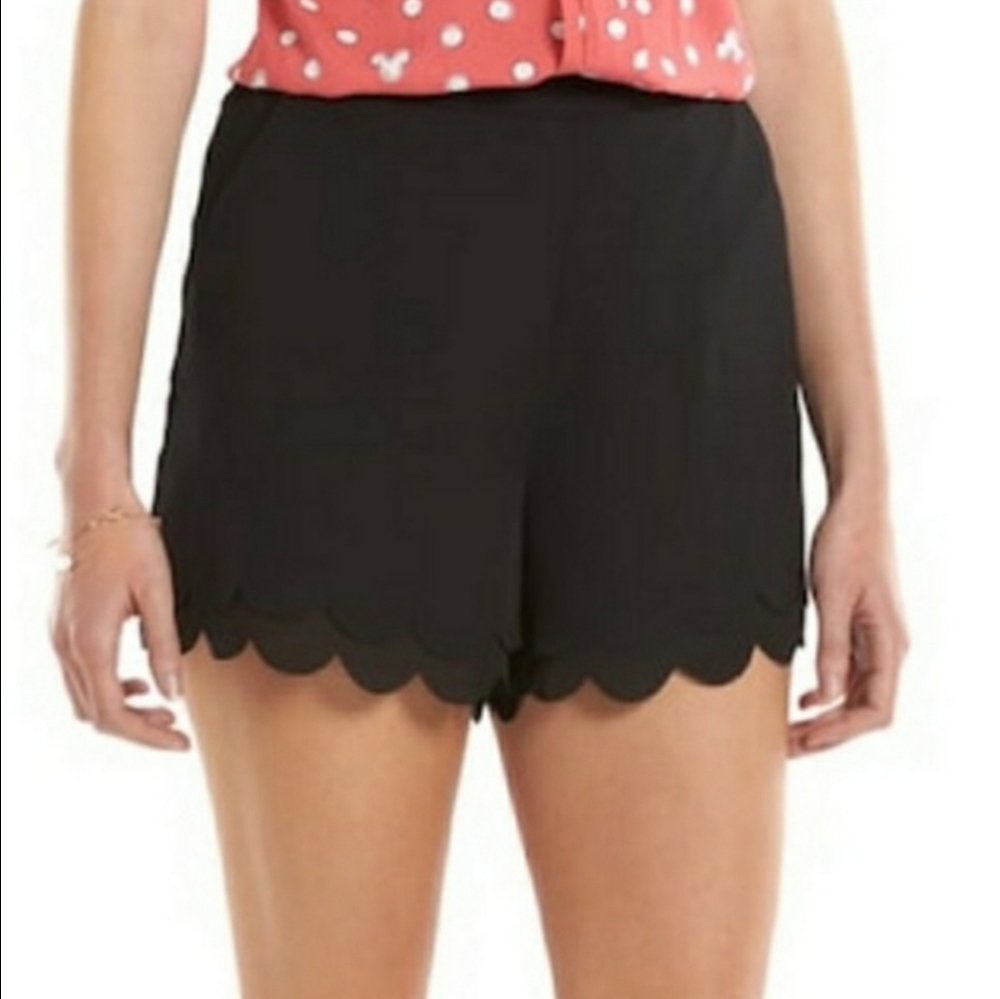 LC Lauren Conrad Solid Black Scalloped Shorts